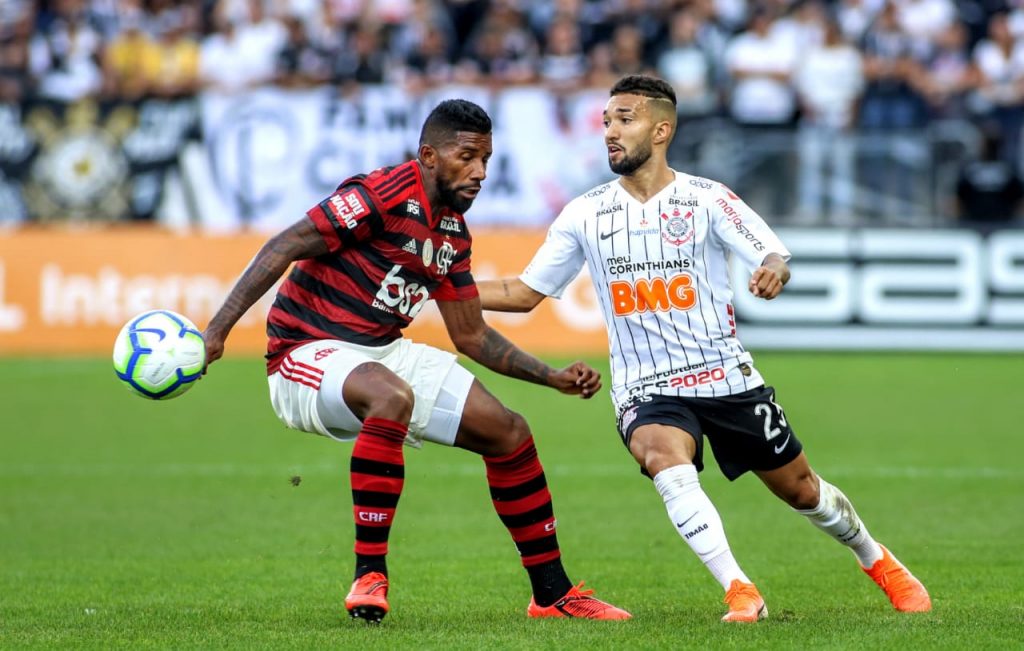 Flamengo foi superior ao Corinthians no primeiro jogo da final