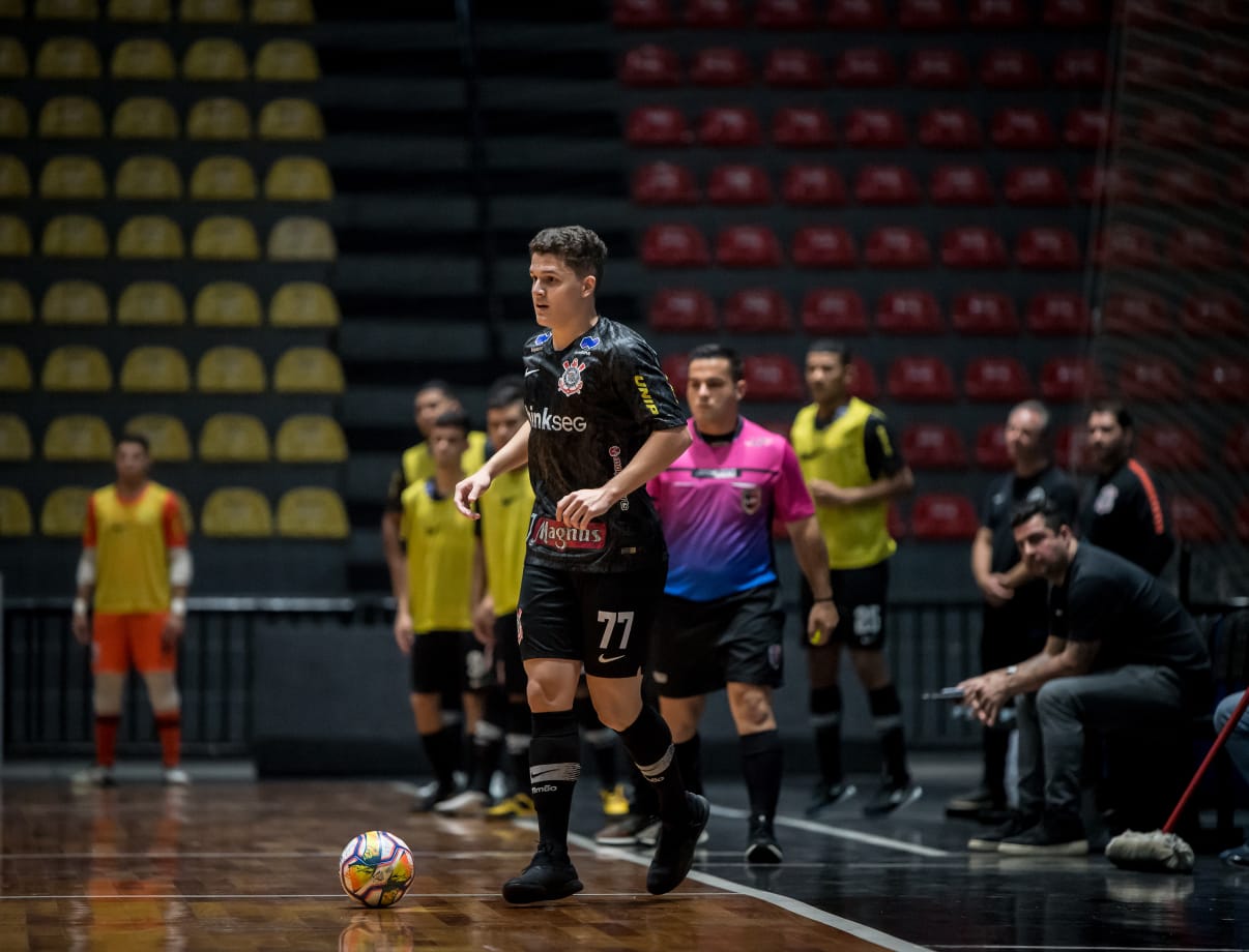 Corinthians goleia o Guarujá no Campeonato Paulista de Futsal Sub-20