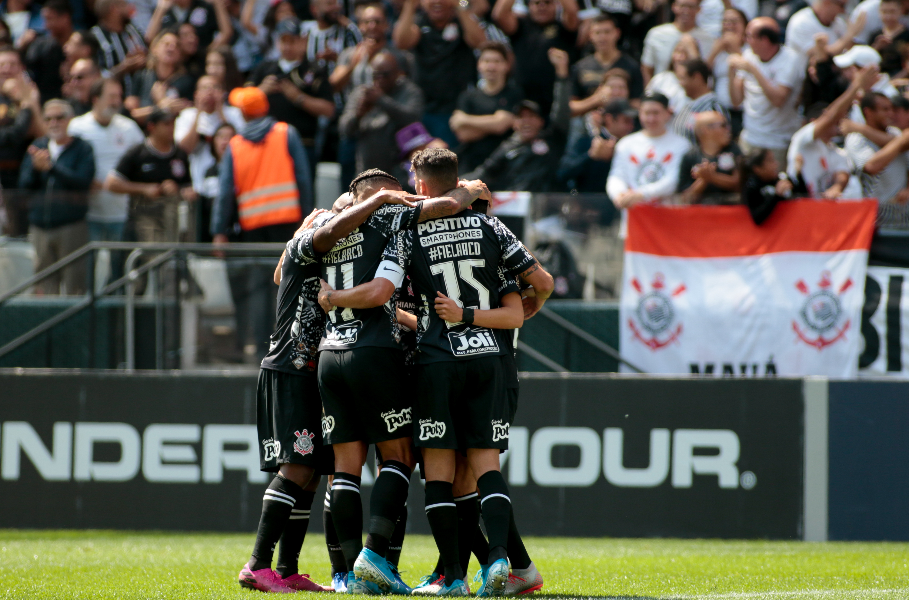 Buscando recuperação, Grêmio enfrenta o Corinthians fora de casa