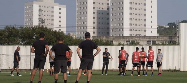 O Coringão voltou: ingressos de jogos contra CSA, Flamengo e Montevideo  Wanderers estão à venda para sócios do Fiel Torcedor