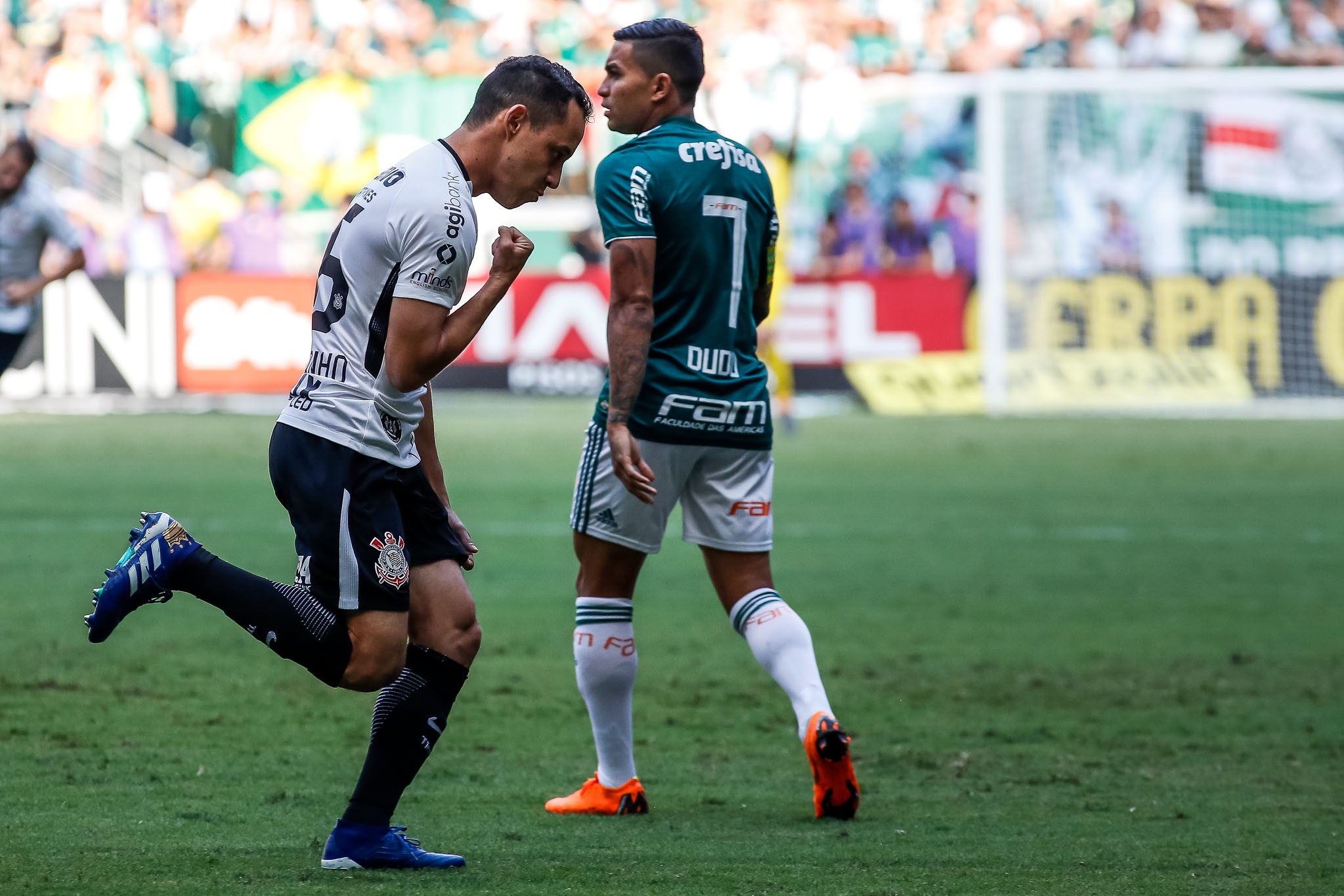 Ídolo no Corinthians, Rodriguinho volta aos gramados, agora em um novo  clube