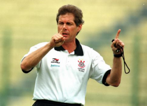 Campeão mundial em 2000, Oswaldo de Oliveira é novo técnico do