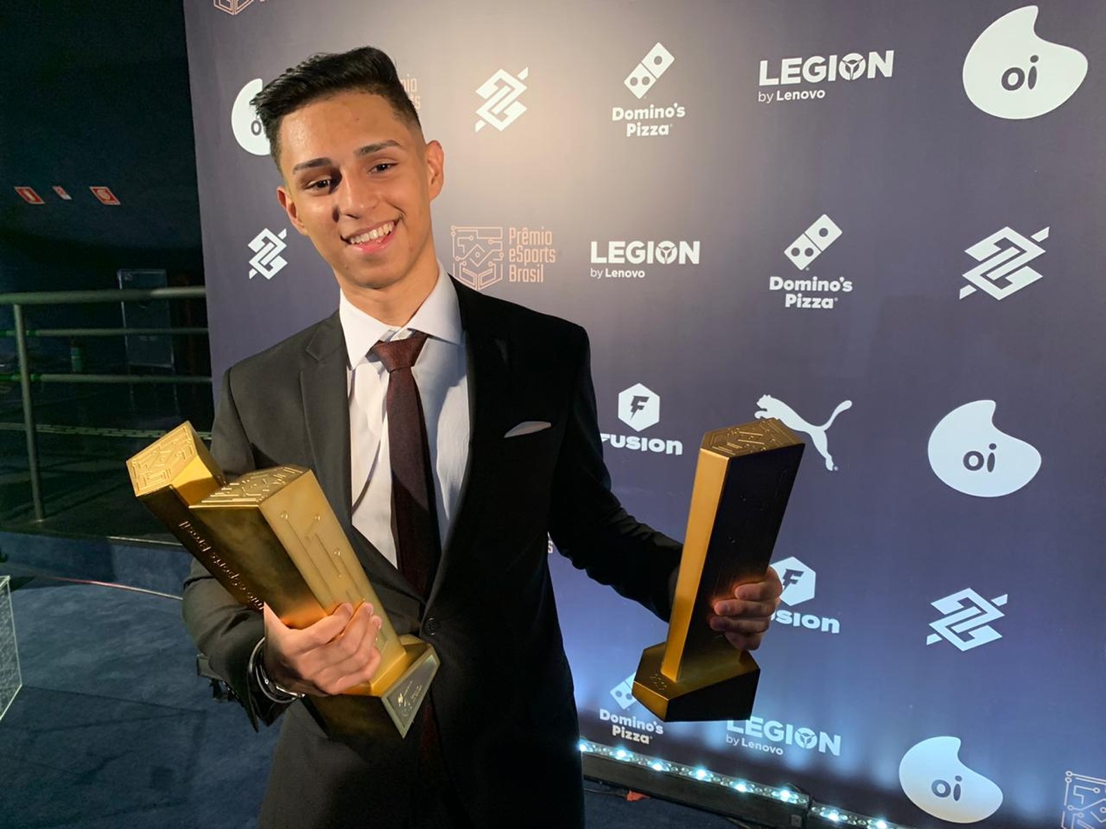Nobru leva troféu de Craque da Galera em Prêmio eSports Brasil 2023