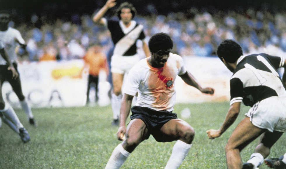 Foto: Reprodução internet - Zé Maria com a camisa coberta de sangue em Corinthians x Ponte Preta