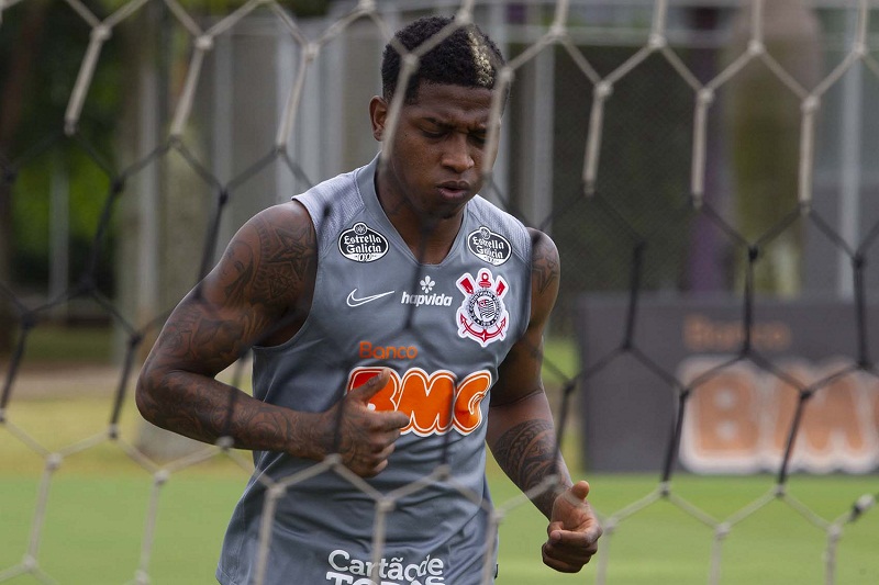 Yony González em treinamento pelo Corinthians 