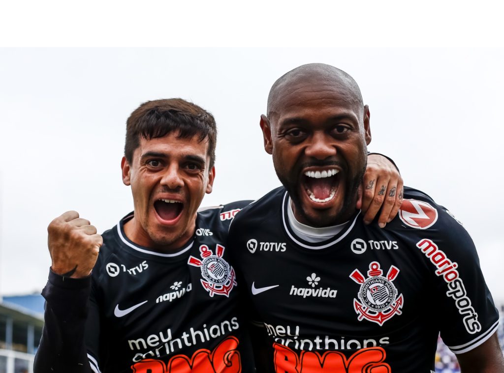 Vagner Love com a camisa do Corinthians. 