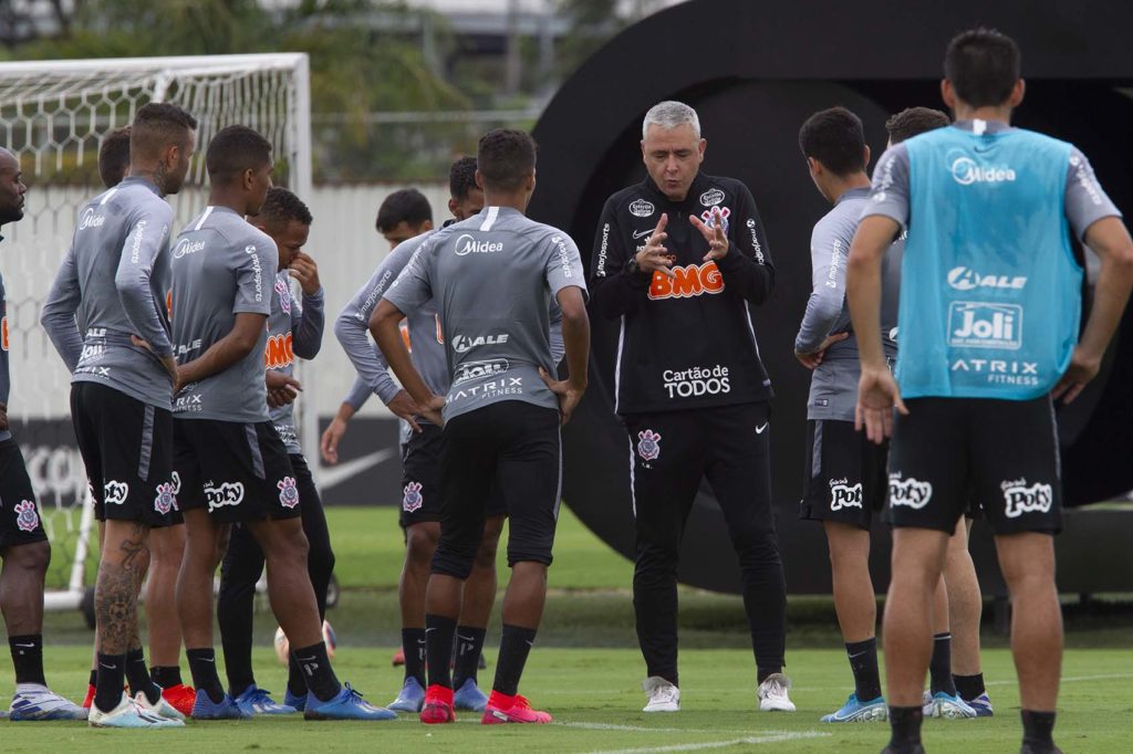 Tiago Nunes em treino do Corinthians, 2020