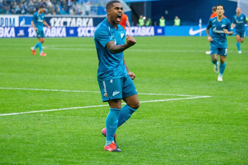 Zenit é campeão russo com goleada sobre o Lokomotiv Moscou