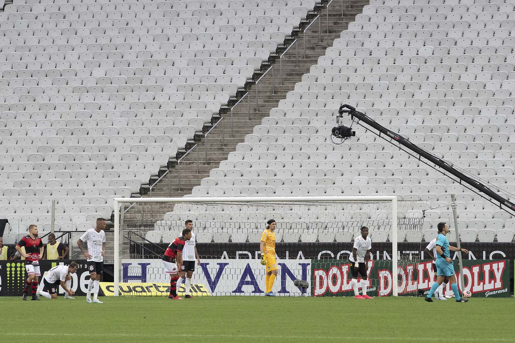 Melhor jogador de futsal do mundo revela carinho pelo Corinthians: 'Sou do  bando de loucos