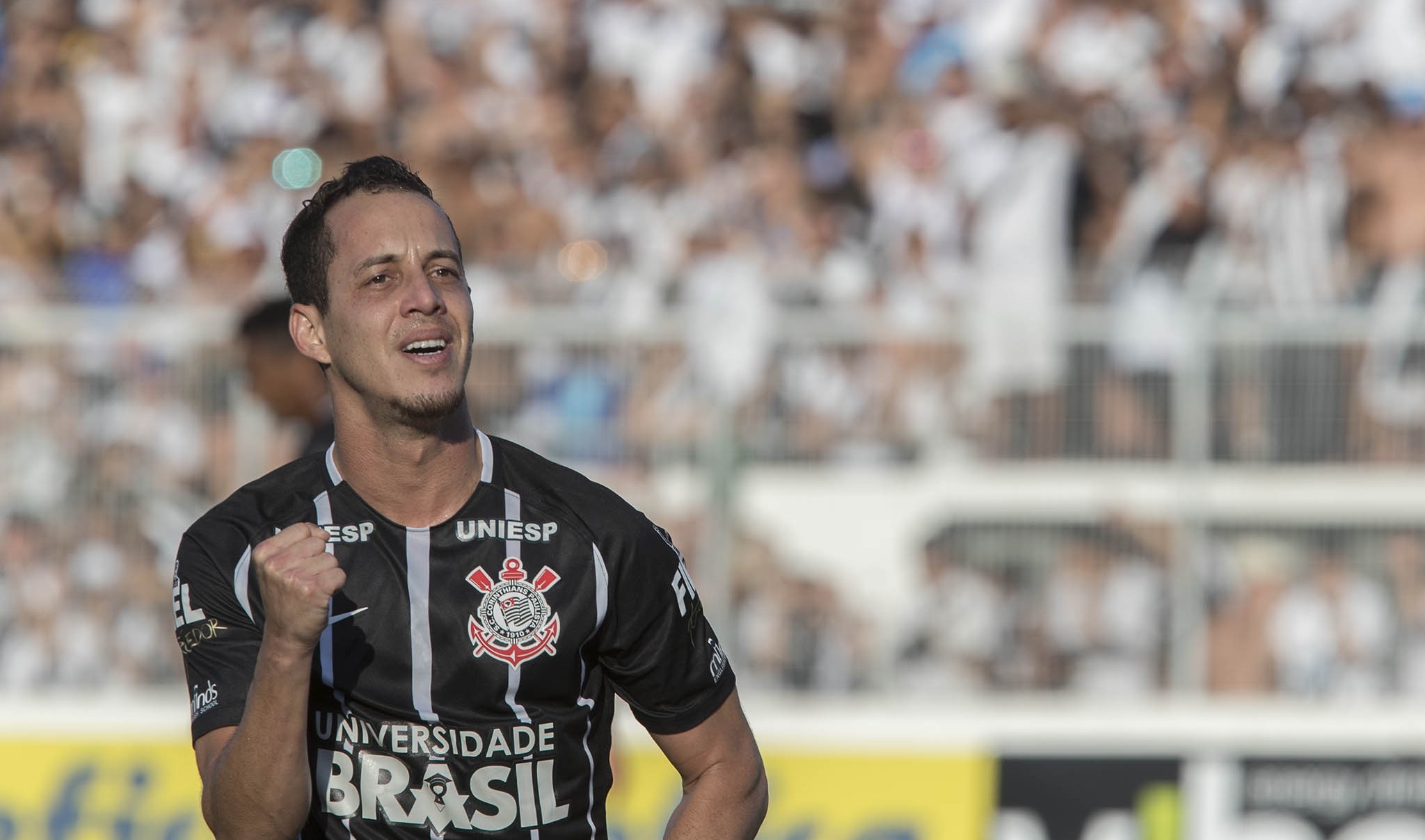 Ídolo no Corinthians, Rodriguinho volta aos gramados, agora em um novo  clube