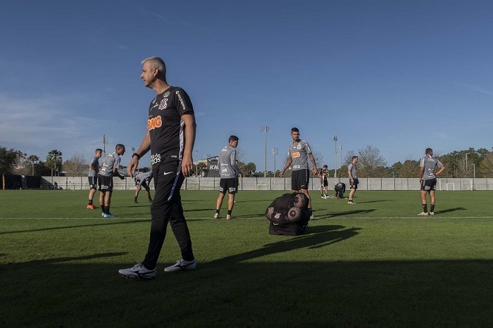 Corinthians segurou Santos de Pelé e ficou com a Taça dos Invictos há 64  anos; veja vídeo