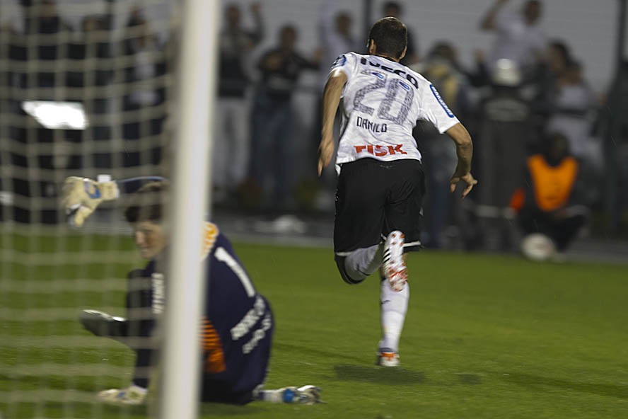 Corinthians x Santos pela semifinal da Libertadores de 2012.
