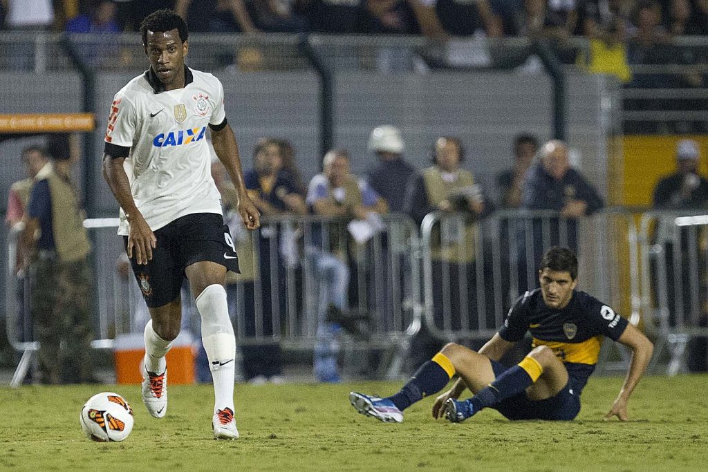 Gil com a camisa do Corinthians