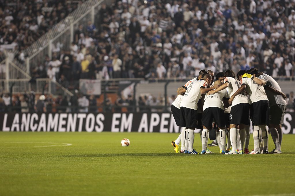 Corinthians ainda é zoado por 'torneio de verão' 15 anos após a conquista  do título - Fotos - R7 Futebol