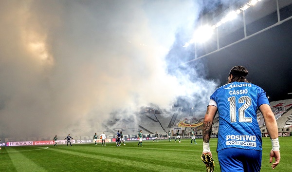 Cássio chega a 32 cobranças de pênaltis defendidas no Corinthians.Veja