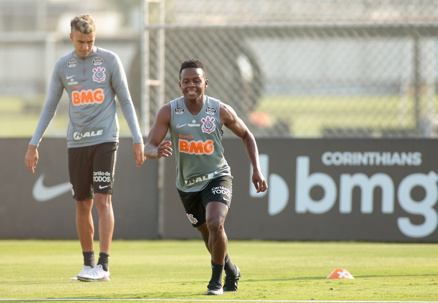 Cazares - Fotos: Rodrigo Coca/Agência Corinthians - central do timão