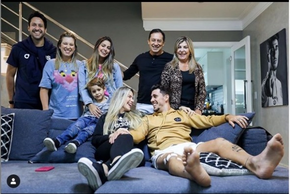 Avelar com sua família - Foto: Reprodução Instagram