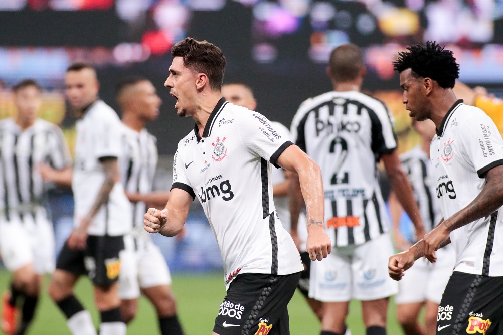 Com gol de Gustavo no fim do jogo, Corinthians empata com a