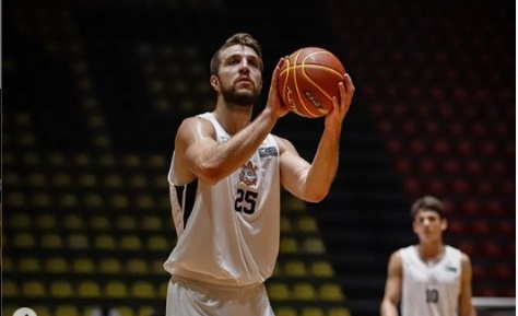 Em jogo contra o Pinheiros, Lucas Siewert acertou seis dos nove arremessos de três que fez. Foto: Beto Miller/Corinthians