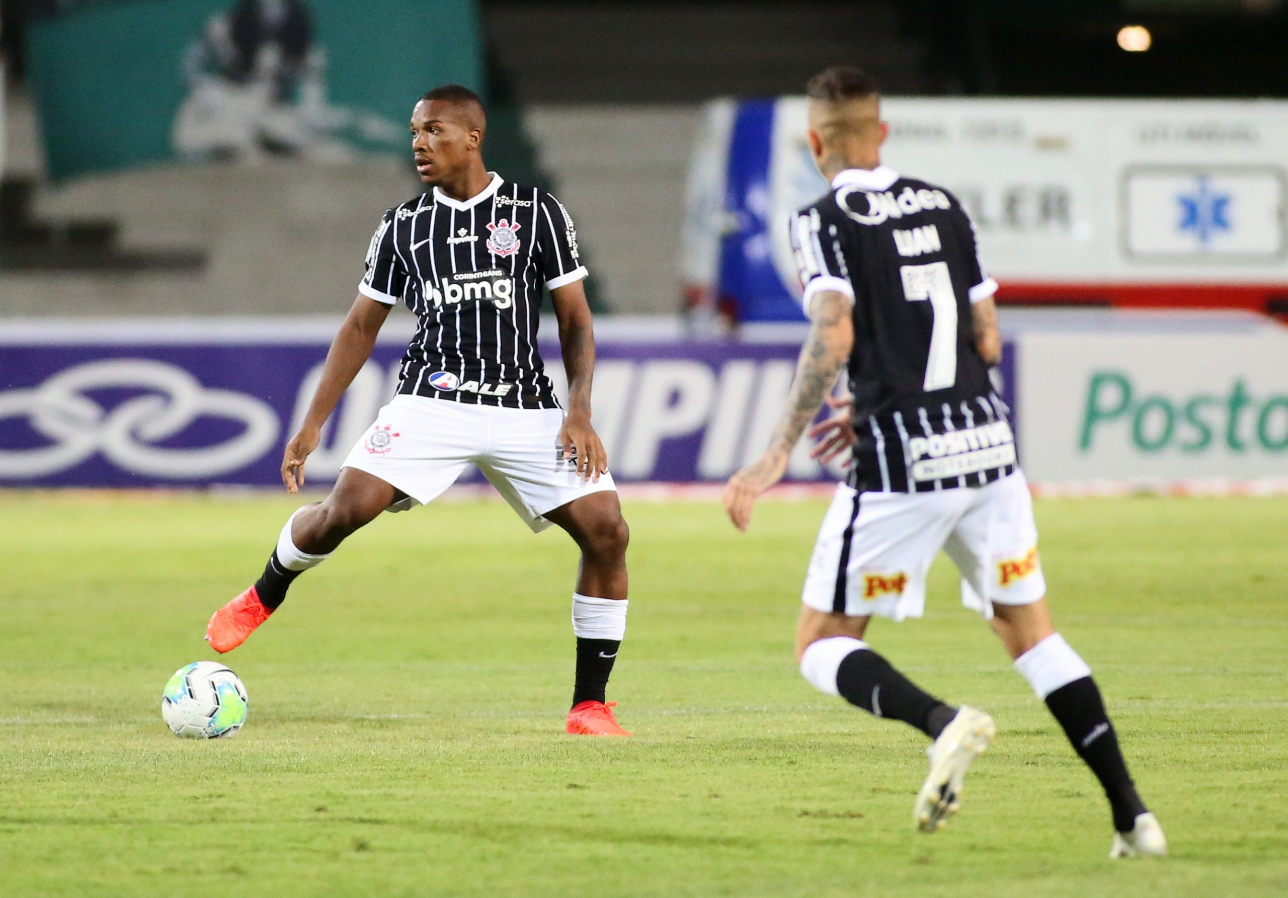 WESLEY, JOGADOR DO CORINTHIANS VIVE SONHO DE INFÂNCIA COMO PROFISSIONA