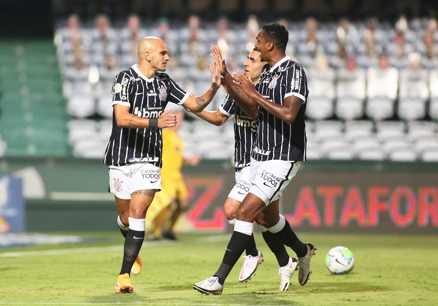 Corinthians vence Coritiba e respira na tabela do ...