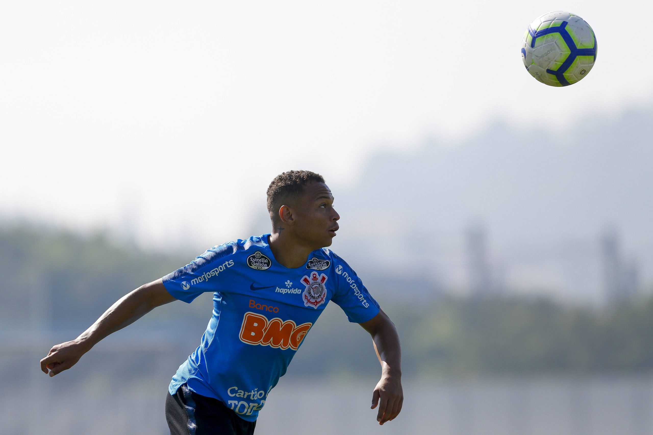 Corinthians recebe indicações de jogadores para compor elenco, mas dá  prioridade para uso da base