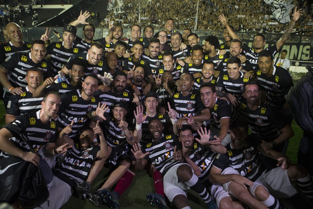 Equipe comemora título junto. (Foto: Agência Corinthians)