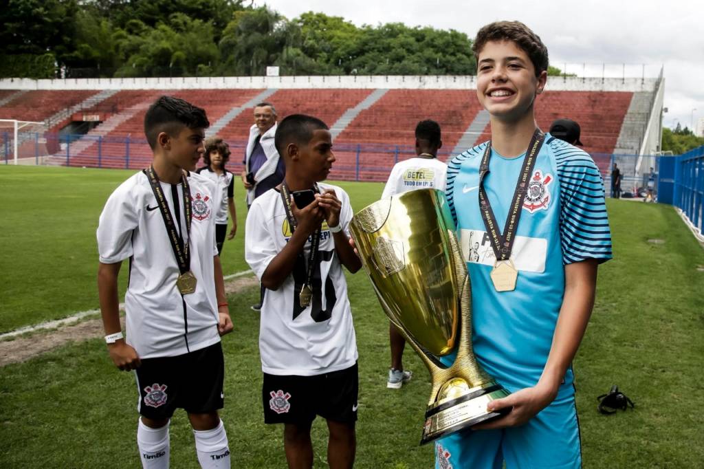 Campeão Paulista Sub-14 2019 e melhor goleiro da competição - Foto Reprodução Instagram
