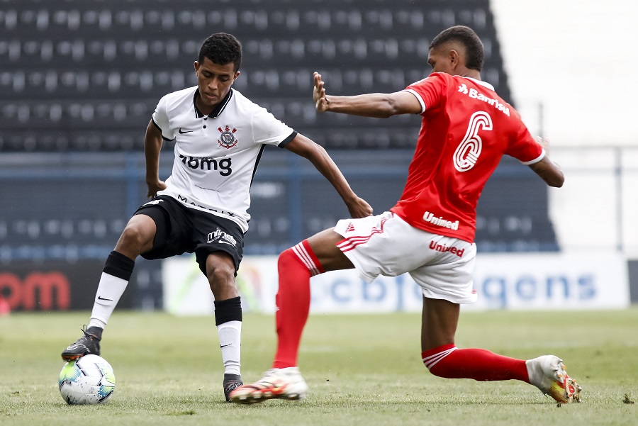 Júlio Henrique - Partida entre Corinthians X Internacional-RS, realizado esta tarde no Parque São Jorge, jogo valido pela 17a. rodada do Campeonato Brasileiro SUB-20 2020.  - São Paulo / SP / Brasil - 06/12/2020. Foto: ©Rodrigo Gazzanel / Ag. Corinthians