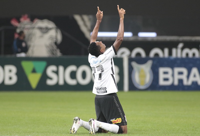 Jô comemora seu oitavo gol na temporada pelo Corinthians/ Corinthians 3x0 Sport/ Foto Rodrigo Coca/Ag. Corinthians
