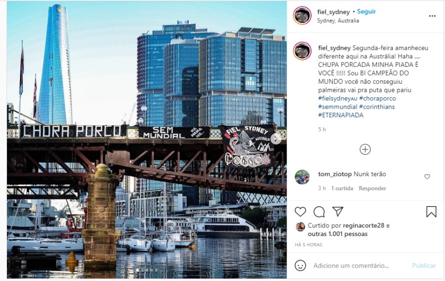 Torcida do Corinthians na Austrália estende faixas com Chora porco em  Sydney - Central do Timão - Notícias do Corinthians