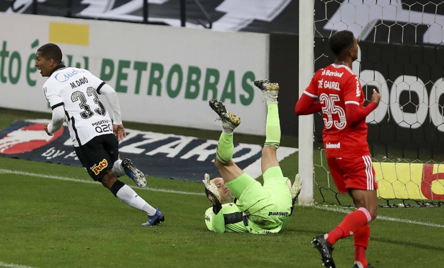 Corinthians x Internacional SO PAULO, SP - 31.10.2020: CORINTHIANS X INTERNACIONAL - Celebration of Corinthians& 39 first goal, scored by Dav, during the game between Corinthians and Internacional held at Neo Qumica Arena in So Paulo, SP. The match is valid for the 19th round of the Brasileiro 2020. Photo: Marco Galvo/Fotoarena x1985741x PUBLICATIONxNOTxINxBRA MarcoxGalvo