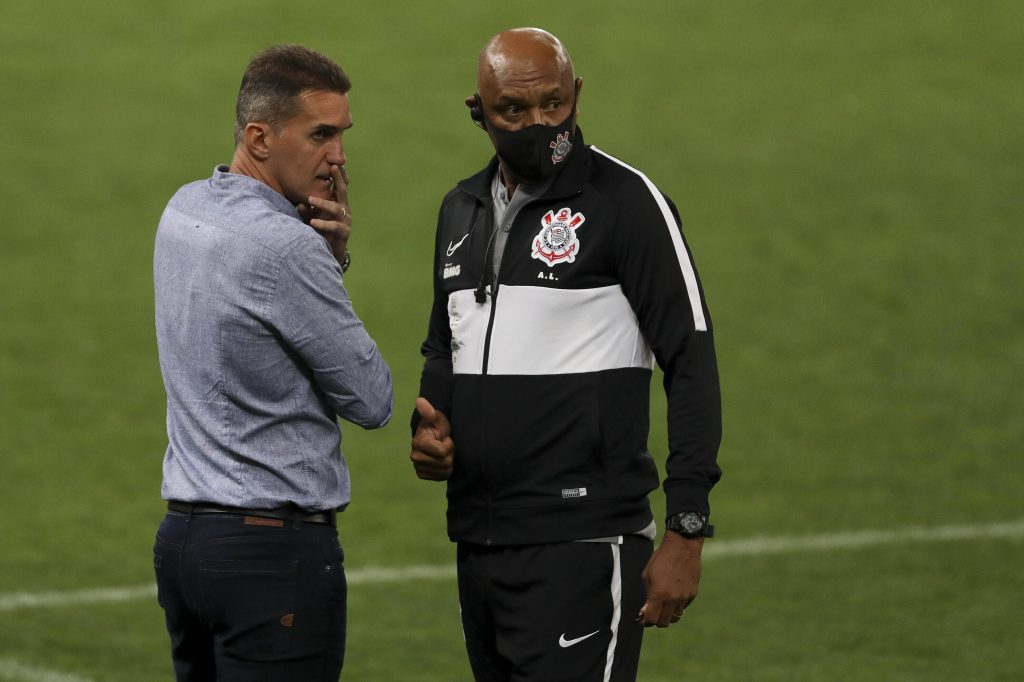 Mancini fala sobre alterações e Libertadores: "Nós temos chances ainda". (Foto: Marco Galvão/Fotoarena) 