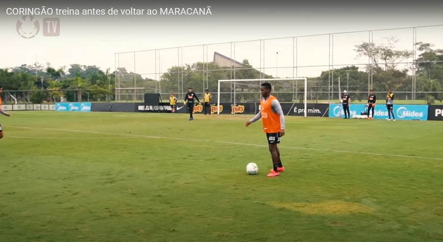 O meia Cazares no treino desta manhã no CT Joaquim Grava. Foto: Reprodução vídeo Corinthians TV.
