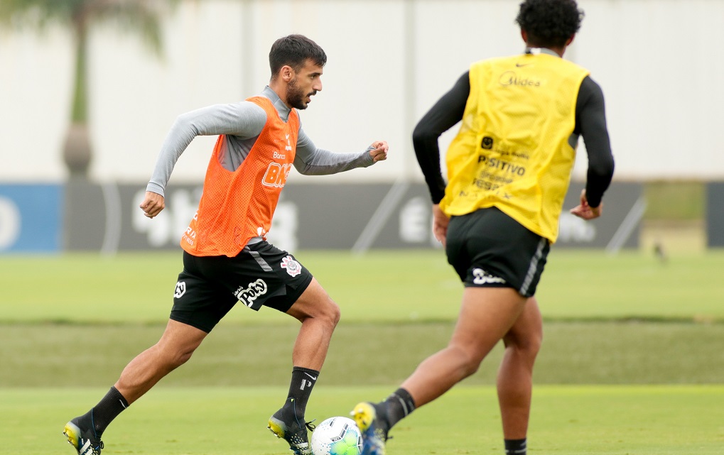 O volante Camacho em treino no CT Joaquim Grava - Foto Rodrigo Coca Ag. Corinthians
