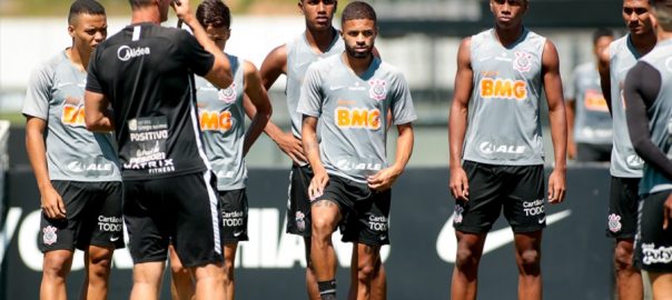 Técnico Vagner Mancini recebe novatos da base no CT Joaquim Grava - Foto Rodrigo Coca Ag. Corinthians