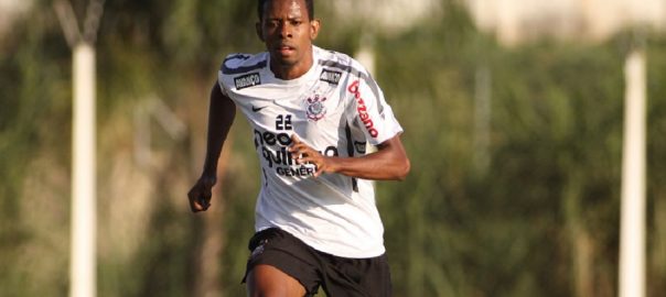 o jogador Moacyr do Corinthians durante treino realizado no Centro de Treinamento Joaquim Grava. São Paulo/SP, Brasil - 05/04/2011. Foto: Rodrigo Coca / Fotoarena