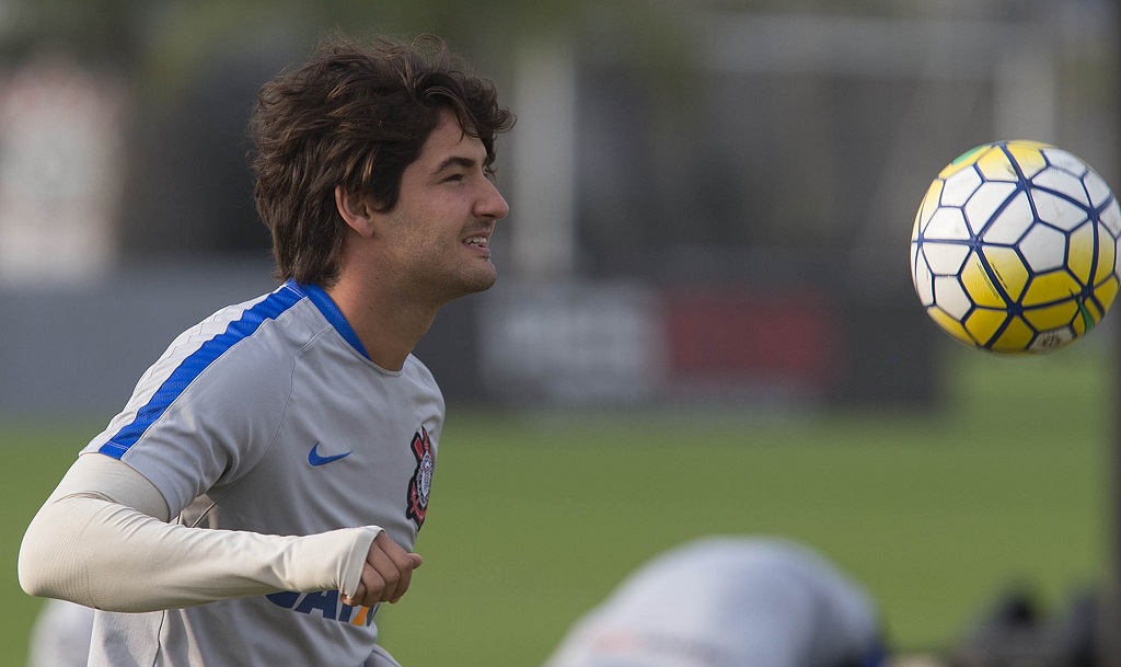 O atacante Alexandre Pato durante treino no CT do Corinthians Foto: © Daniel Augusto Jr. / Ag. Corinthians