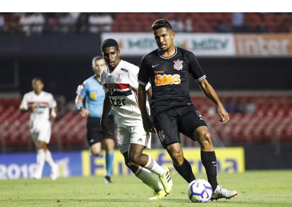 Rael atua como lateral e também como volante (Foto: Rodrigo Gazzanel/Ag. Corinthians)
