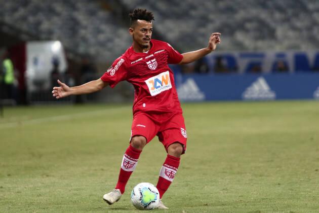 Após deixar o Corinthians, Luidy comemora permanência no CRB. (Foto: Doug Patrício/Fotoarena)