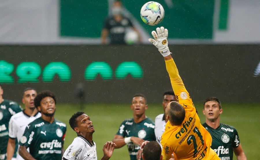 Allianz Parque Weverton Palmeiras makes a save during the Brazilian League Campeonato Brasileiro game between Palmeiras and Corinthians, Palmeiras won the game 4-0. Palmeiras x Corinthians PUBLICATIONxNOTxINxBRA