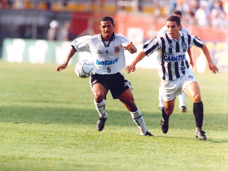 Camiseta Escalação Corinthians Campeão Mundial FIFA 2000