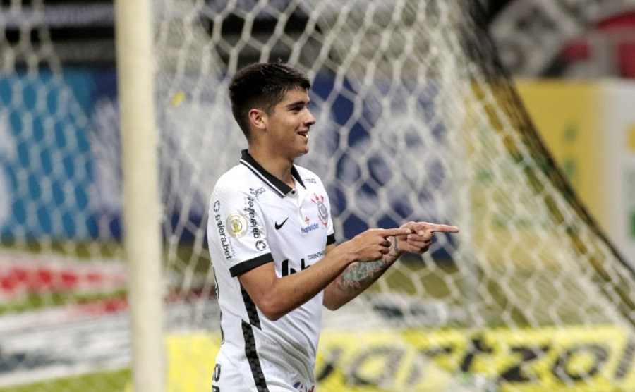 Ángelo Araos comemorando seu gol diante do Atlético-MG, no primeiro turno do Campeonato Brasileiro de 2020 /// Foto: Rodrigo Coca / Ag. Corinthians