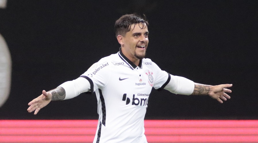 Recuperado, Fagner, que apresentou dores no jogo de terça (23) contra o Mirassol, está de volta à lateral-direita do Timão.