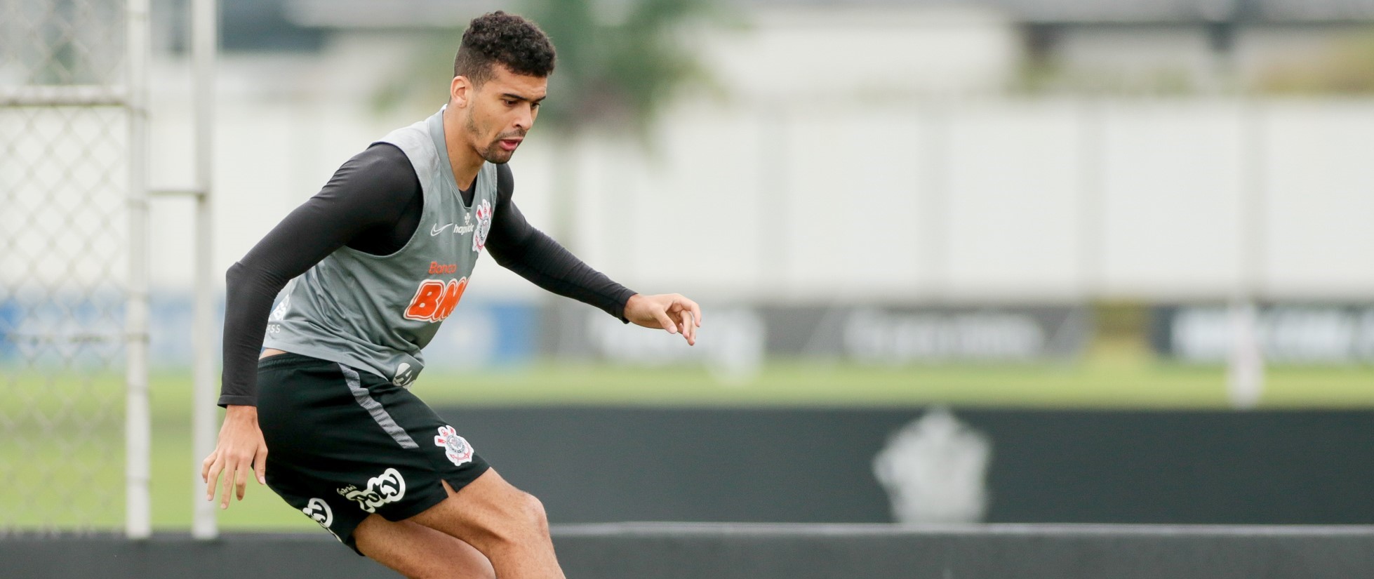 Ídolo no Corinthians, Rodriguinho volta aos gramados, agora em um novo  clube