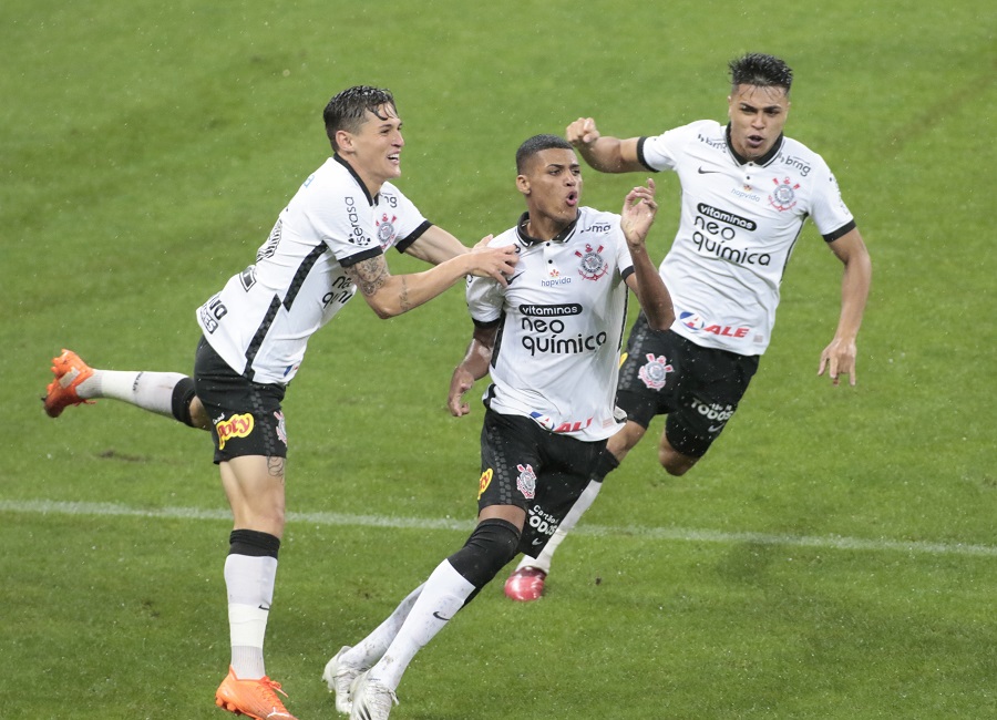 Rodrigo Varanda comemora seu primeiro gol no profissional, que empatou a partida em 2x2 com o Palmeiras. Foto RodrigoCoca/AgCorinthians