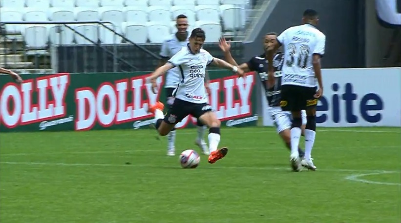 Mateus Vital marcou um golaço na vitória do Corinthians sobre a Ponte Preta. Foto Reprodução vídeo Premiere.