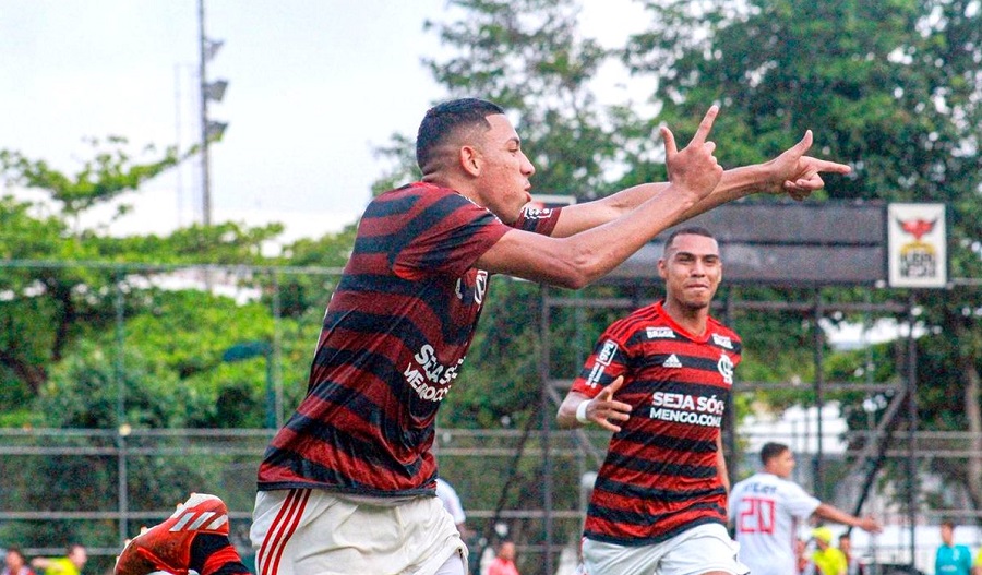 Guilherme Bala comemorando gol pelo Flamengo. Foto Divulgação