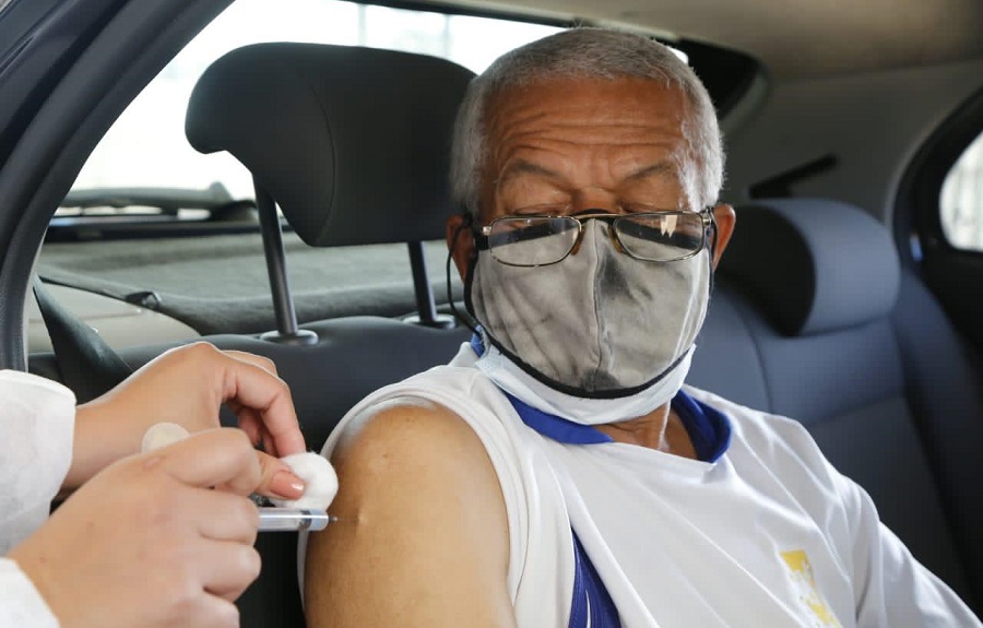 Vacinação para idosos com mais de 68 anos começa nesta sexta-feira (2). Foto: José Manoel Idalgo

