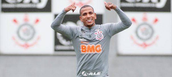 Otero marcou três gols pelo Corinthians, sendo um de falta direta — Foto: Rodrigo Coca/Ag. Corinthians